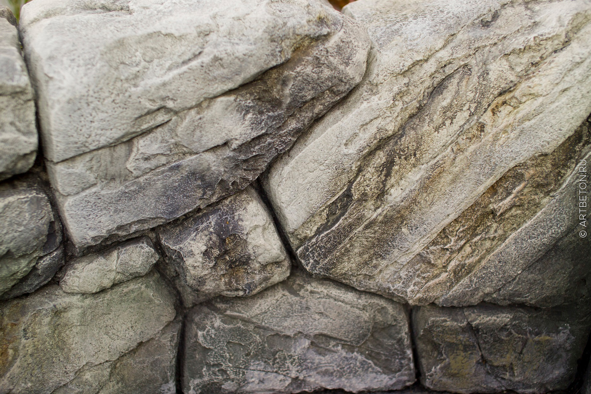 Имитация дикого камня. Камни из архитектурного бетона. Декоративный камень из бетона. Имитация природного камня (скала).
